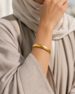 Qamar Mosaic Bangle worn by an Arab woman