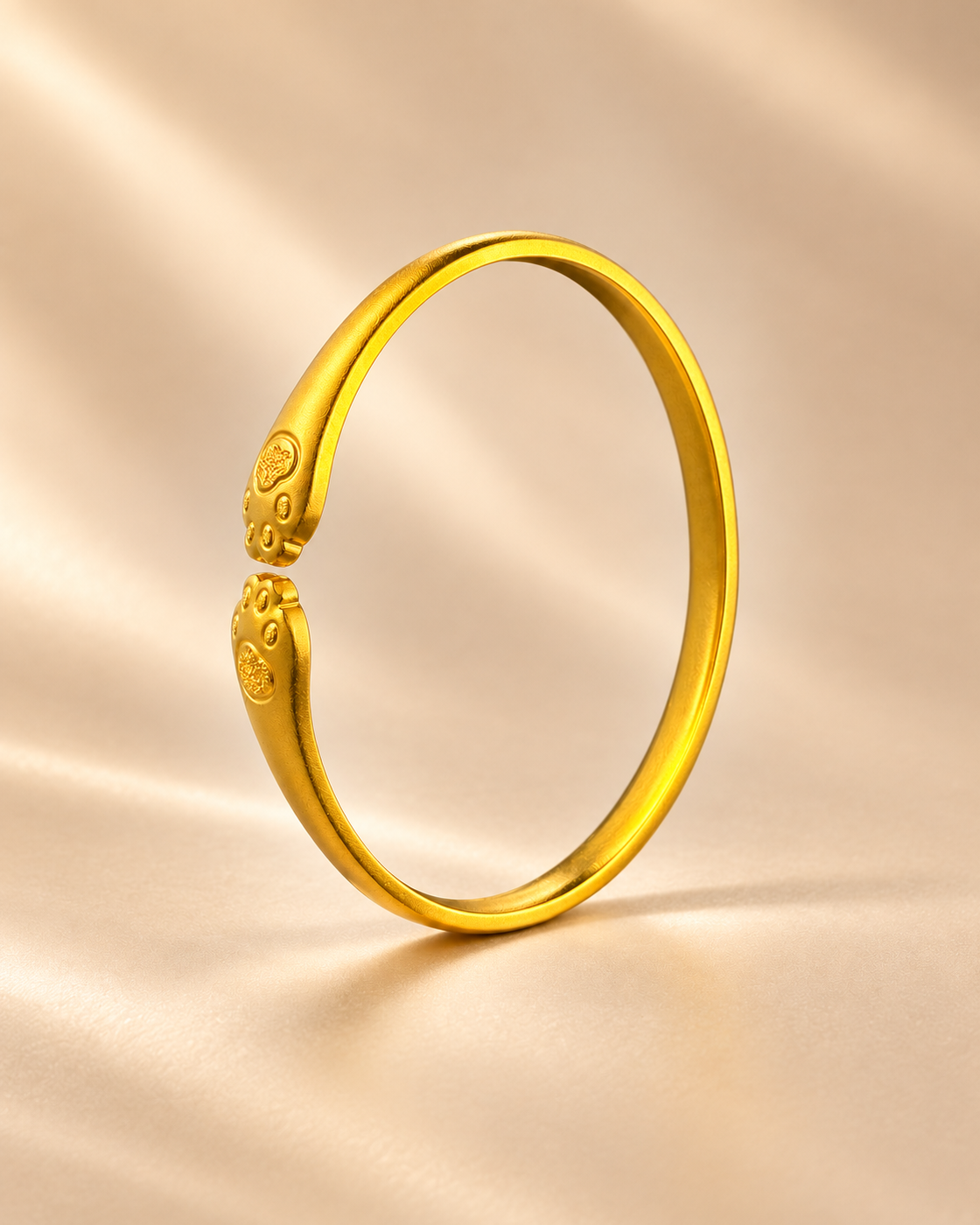 01-main Antique Cat-Paw Bangle - Image 1